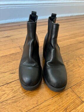 staple black round toe block heel booties